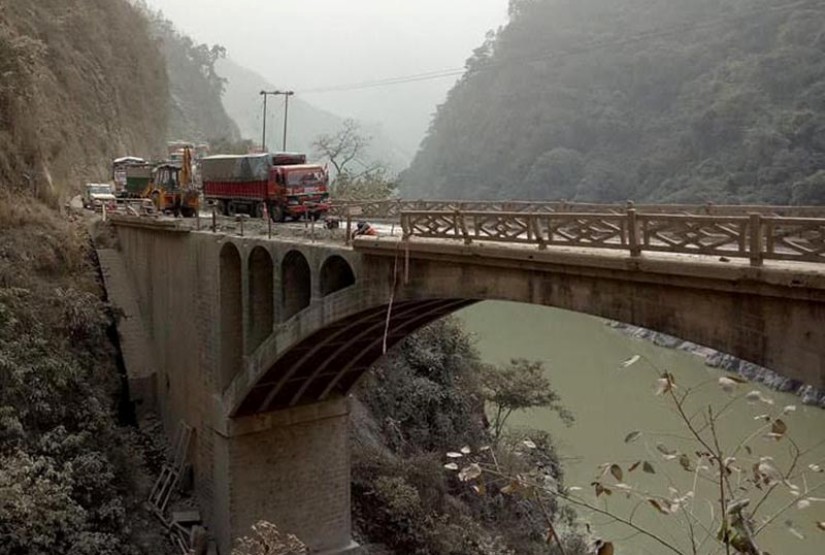 नारायणगढ–मुग्लिन सडकखण्ड पूर्णरूपमा अवरुद्ध