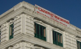 विदेशमा रहेका नेपाली श्रमिक फर्काउने गृहकार्य अन्तिम चरणमा 