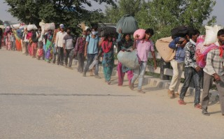 भारतमा यातायात सञ्चालनसँगै सयौँ नेपाली स्वदेश भित्रिए