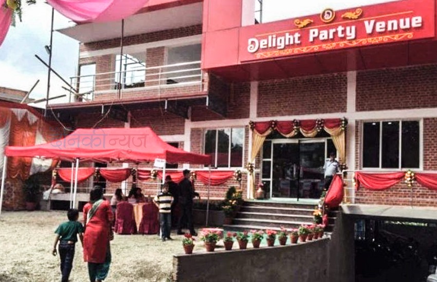 डिलाईटलाई होल्डिङ सेन्टर बनाउन नदिन जनप्रतिनिधि सक्रिय, सिडिओ कार्यालयमा विरोध प्रदर्शन