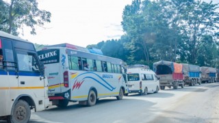 सडकबाट बाहिरिँदै १० लाख यात्रु