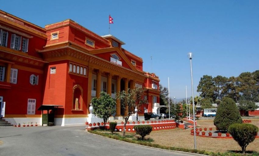 माओवादी केन्द्रका अध्यक्ष प्रचण्डद्वारा प्रधानमन्त्रीका लागि दाबी पेस