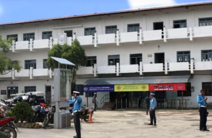 ट्राफिक प्रहरीद्वारा २८ वटा चोरीका मोटरसाईकल सम्बन्धित धनीलाई हस्तान्तरण