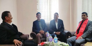 विप्लवले बढाए भेटघाट, एकैदिन बादल र वलीसँग छलफल
