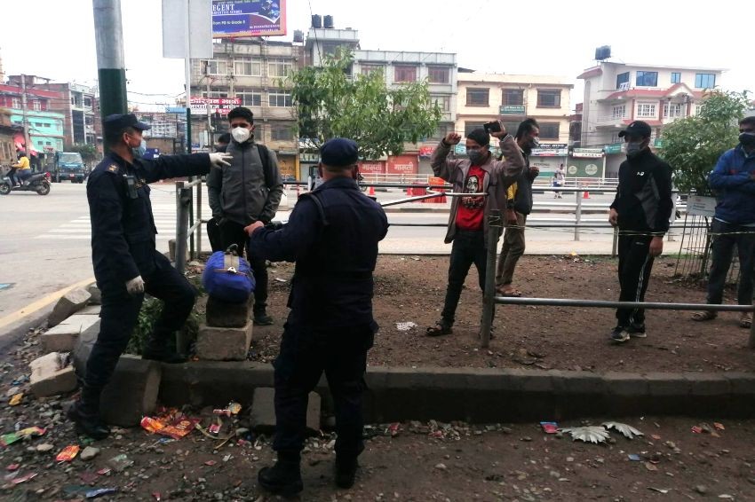 निषेधज्ञाको दोस्रो दिन नियम उल्लंघन गर्ने धेरै