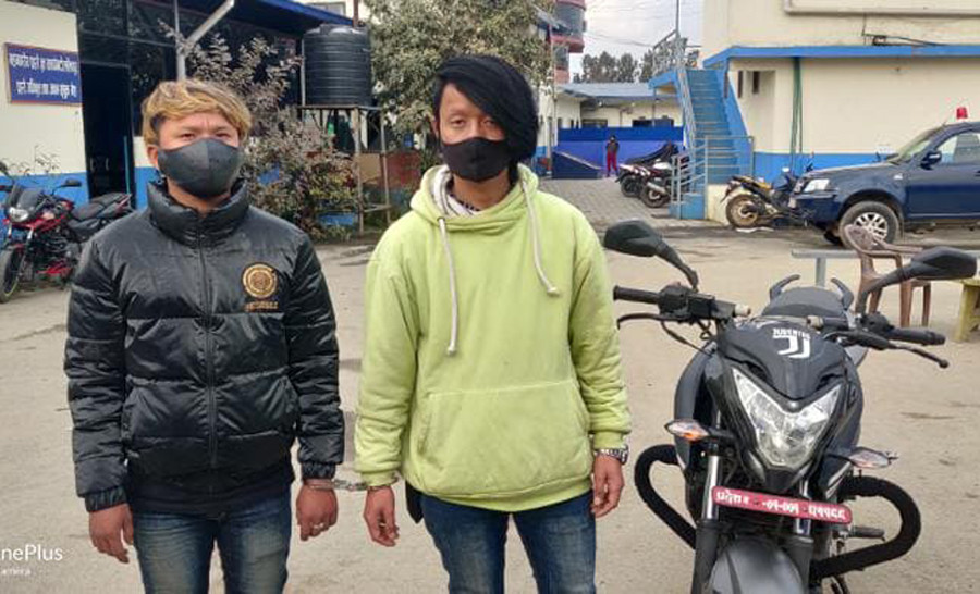 पठाओ राईडरलाई जबरजस्ती लुटपाट गर्ने दुई व्यक्ति सातदोबाटो प्रहरीको फन्दामा