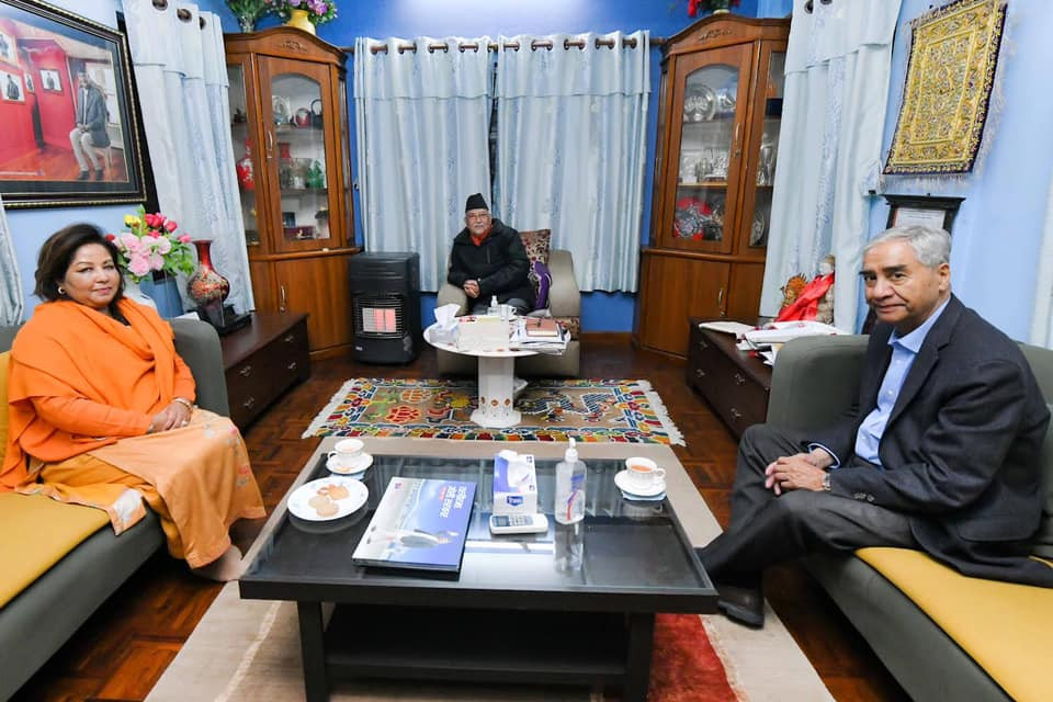 प्रधानमन्त्री देउवा एमाले अध्यक्ष ओलीलाई भेट्न बालकोटमा