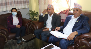 गुनासो बढेपछि यातायात मन्त्री दाहालले लिए कर्मचारीसँग स्पष्टीकरण