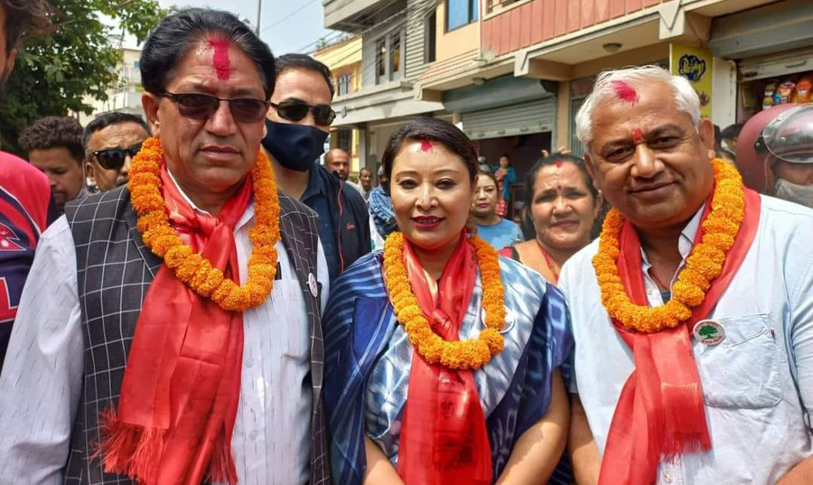 शिव कट्टेलसहितको टोली घरदैलो अभियानमा (तस्बिरहरू)