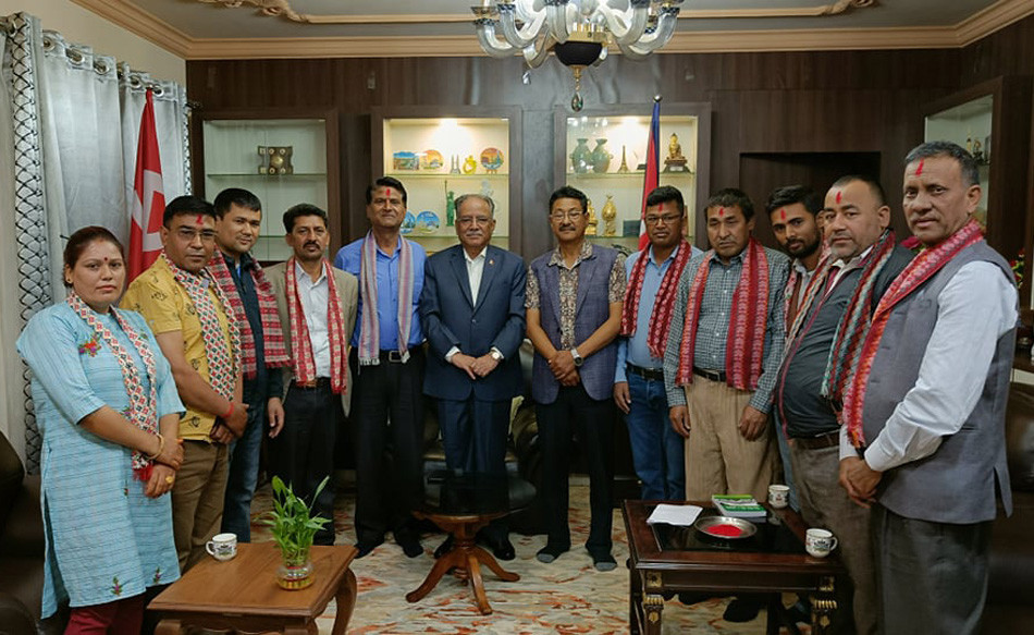 बैद्य माओवादीका केन्द्रीय नेता ज्ञवाली र बजगाईसहित दर्जनौं नेता माओवादी केन्द्रमा प्रवेश