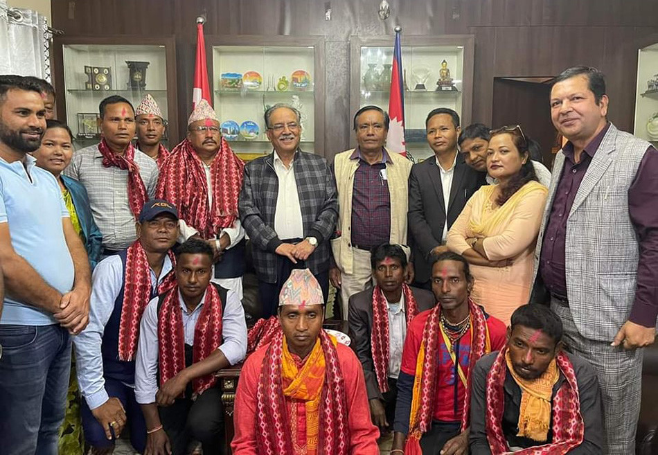 इटहरीका पूर्व मेयर चौधरी माओवादी केन्द्रमा प्रवेश