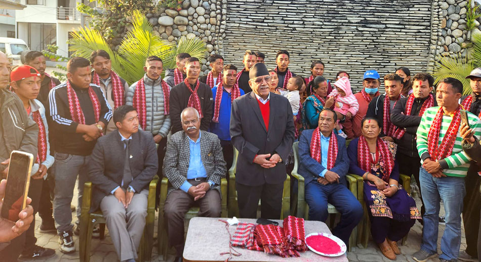 रामेछाप एमालेमा पहिरो, प्रदेश सचिवालय सदस्यहित दर्जनौं कार्यकर्ता माओवादी केन्द्रमा प्रवेश