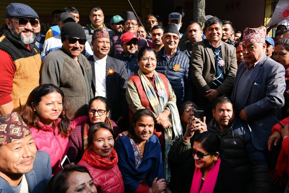 एमाले अध्यक्ष ओली ललितपुरको पैदलयात्रामा सहभागी