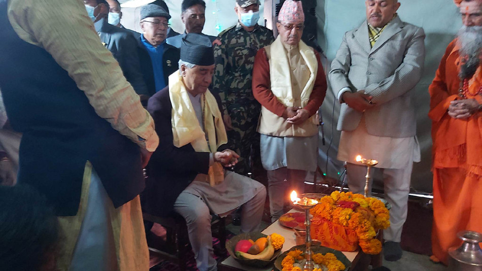 भट्टराई आश्रममा महायज्ञ, प्रधानमन्त्री देउवाद्वारा संकल्प पूजा