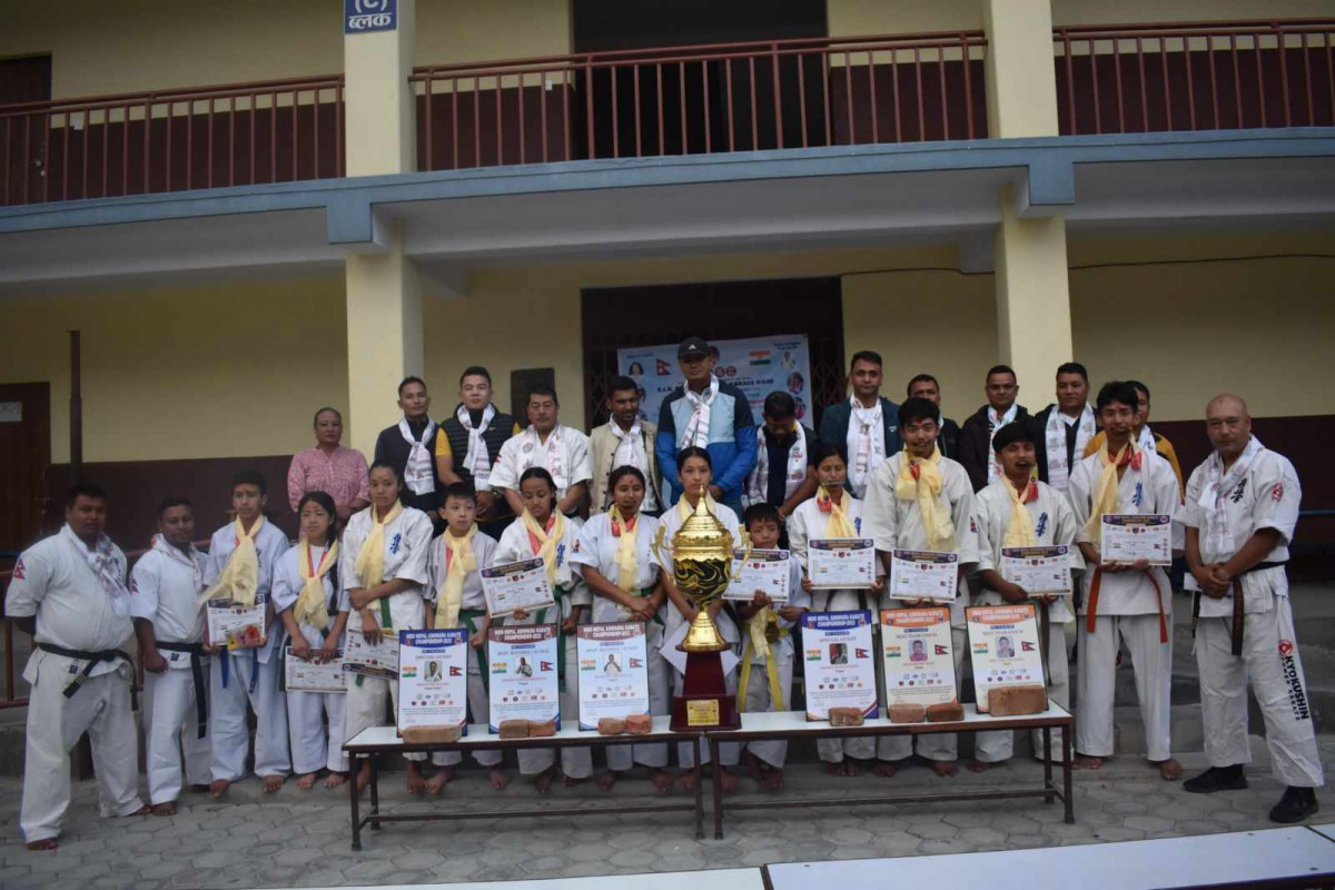 इन्डो नेपाल आशिहारा कराते च्याम्पियनसिप विजेता १२ खेलाडी सम्मानित