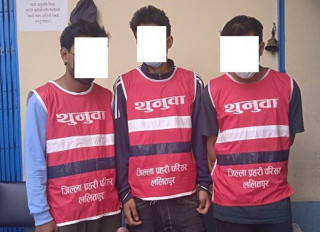 महिलाहरुको सिक्री लुट्ने समूह ललितपुरबाट पक्राउ