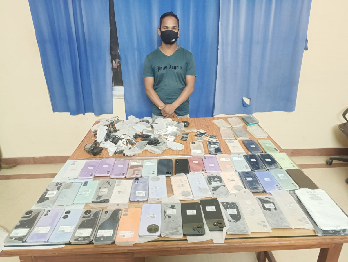 बाराबाट १५ लाख बराबरको मोबाइलसहित एक जना पक्राउ