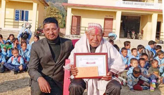 भगवती आविद्वारा तेस्रो राष्ट्रिय ज्येष्ठ नागरिक दिवसमा ९३ वर्षिय जेष्ठ नागरिकलाई सम्मान