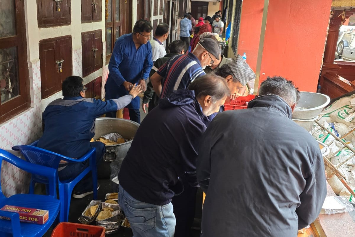 उपत्यकाका बढी पीडितलाई मारवाडी सेवा समितिद्वारा खाना वितरण