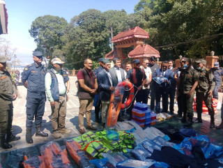 गोदावरी नगरपालिकाद्वारा प्रहरीलाई सहयोग
