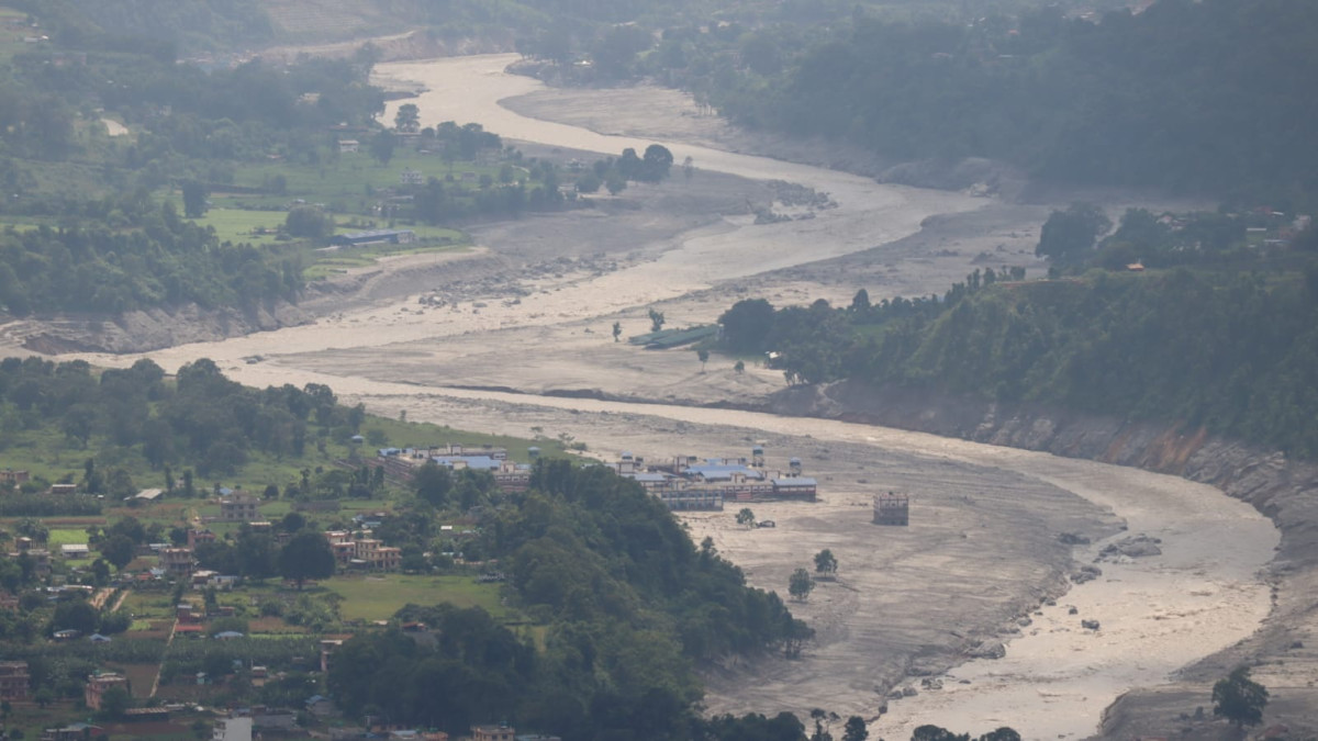 नुवाकोटको एउटै घरमा २४ वटा शव फेला